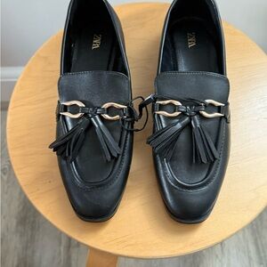 Brand Nee Zara Black Leather Loafers with Tassels | Size 8
